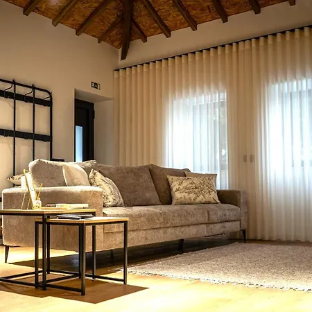 Casa Do Largo * Laundos