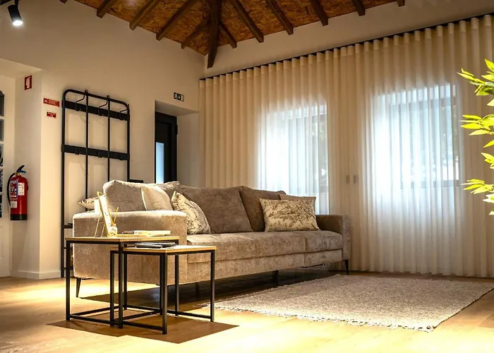 Casa Do Largo * Laundos